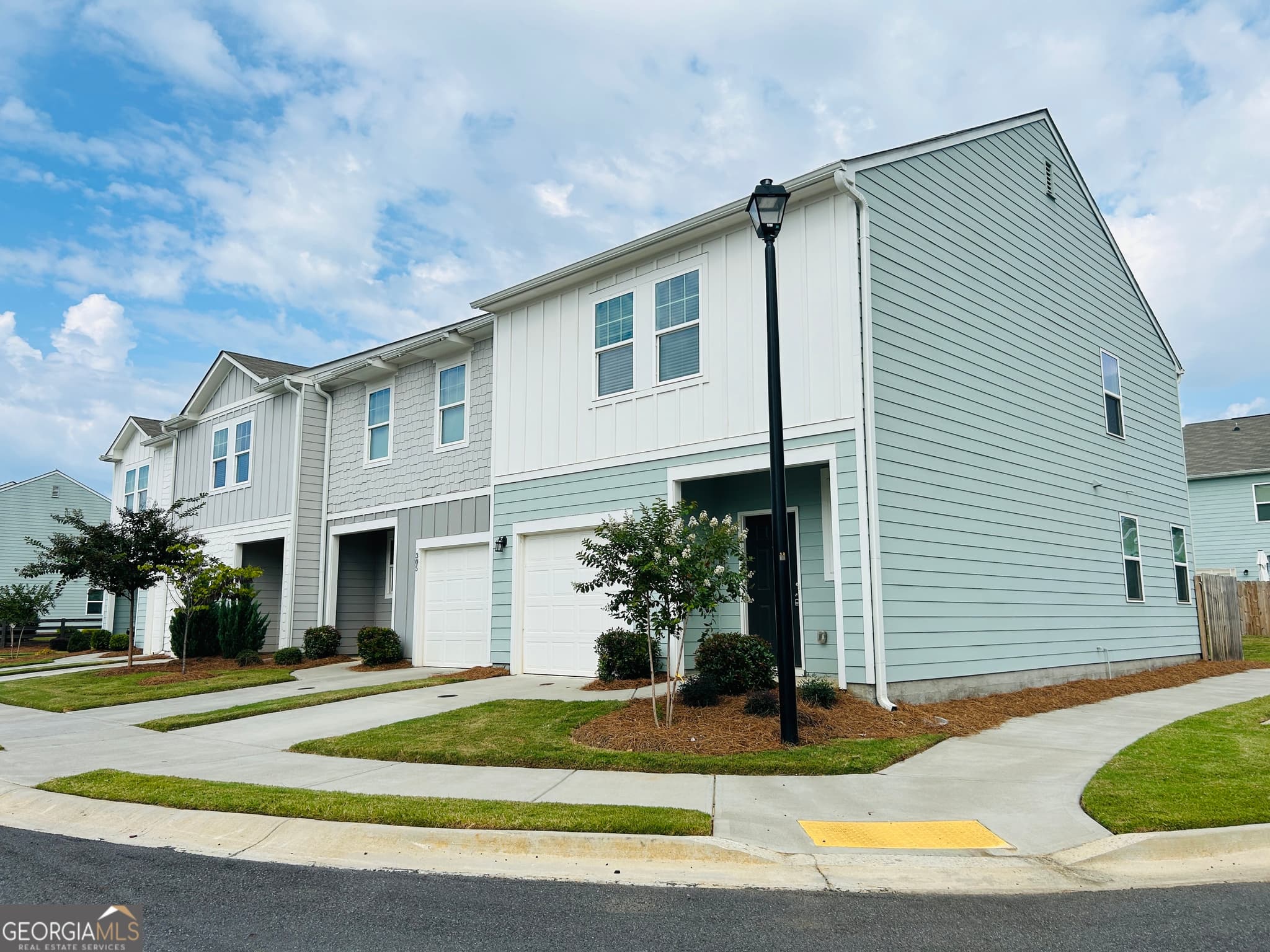 3 bedroom, 2.5 bathroom, 1,420 sq ft townhouse for rent at 407 Kings Cross Way, Cartersville, GA 30120 for $1,549 a month — photo 2