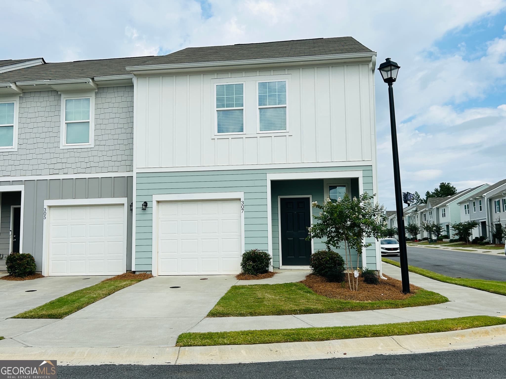3 bedroom, 2.5 bathroom, 1,420 sq ft townhouse for rent at 407 Kings Cross Way, Cartersville, GA 30120 for $1,549 a month — photo 1 of 33