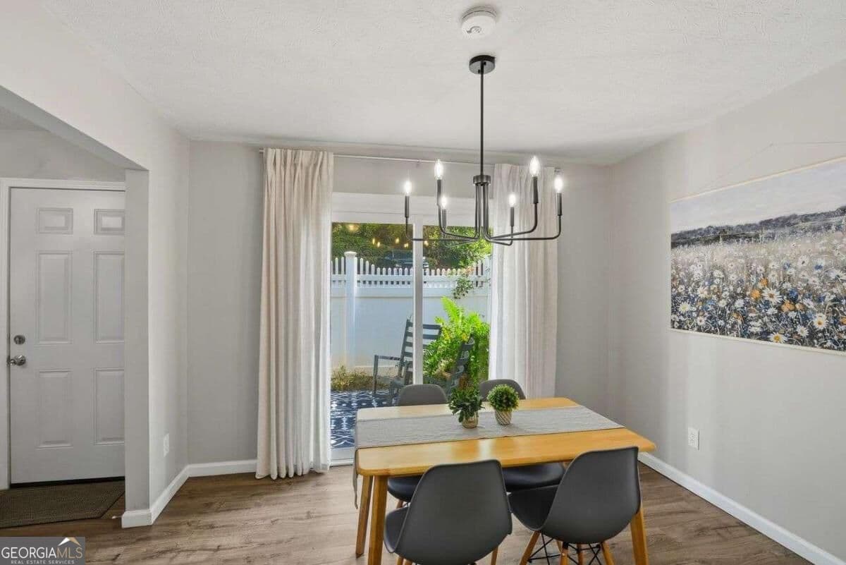 2 bedroom, 2.5 bathroom, 1,248 sq ft condominium for sale at 2718 Suwanee Way, Marietta, GA 30067 — photo 9