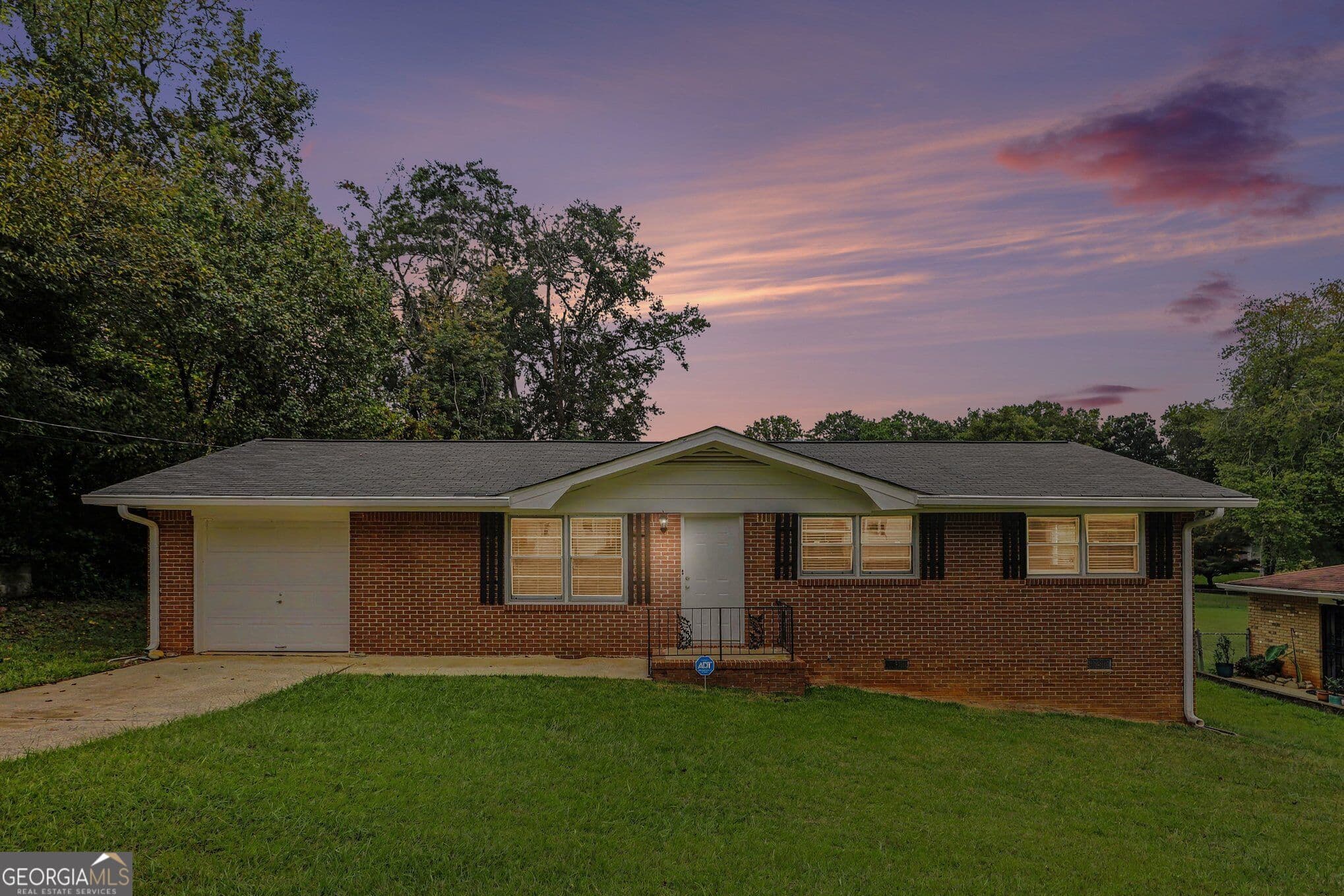 3 bedroom, 1.5 bathroom, 1,419 sq ft single family residence for sale at 2541 Burton Circle, Morrow, GA 30260 — photo 3