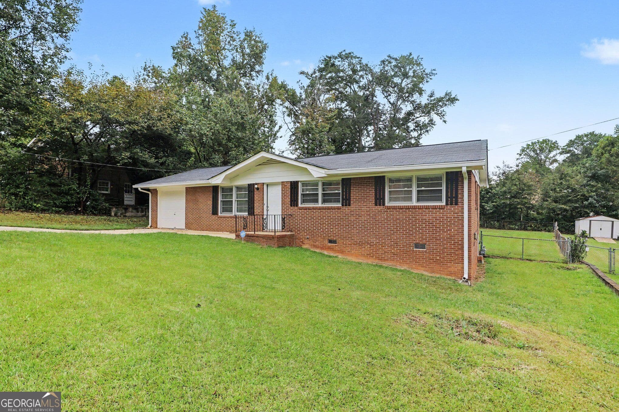 3 bedroom, 1.5 bathroom, 1,419 sq ft single family residence for sale at 2541 Burton Circle, Morrow, GA 30260 — photo 5