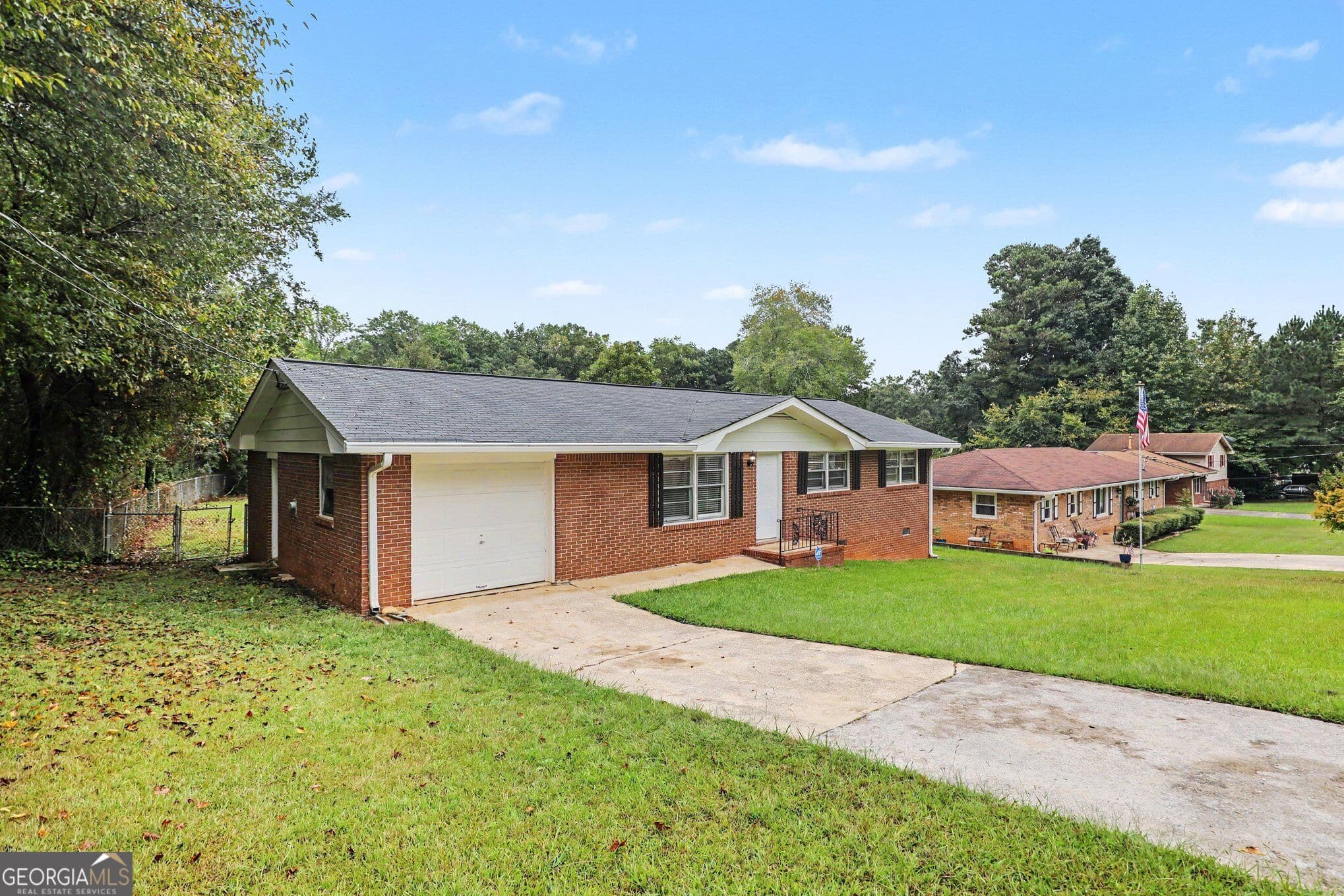3 bedroom, 1.5 bathroom, 1,419 sq ft single family residence for sale at 2541 Burton Circle, Morrow, GA 30260 — photo 4