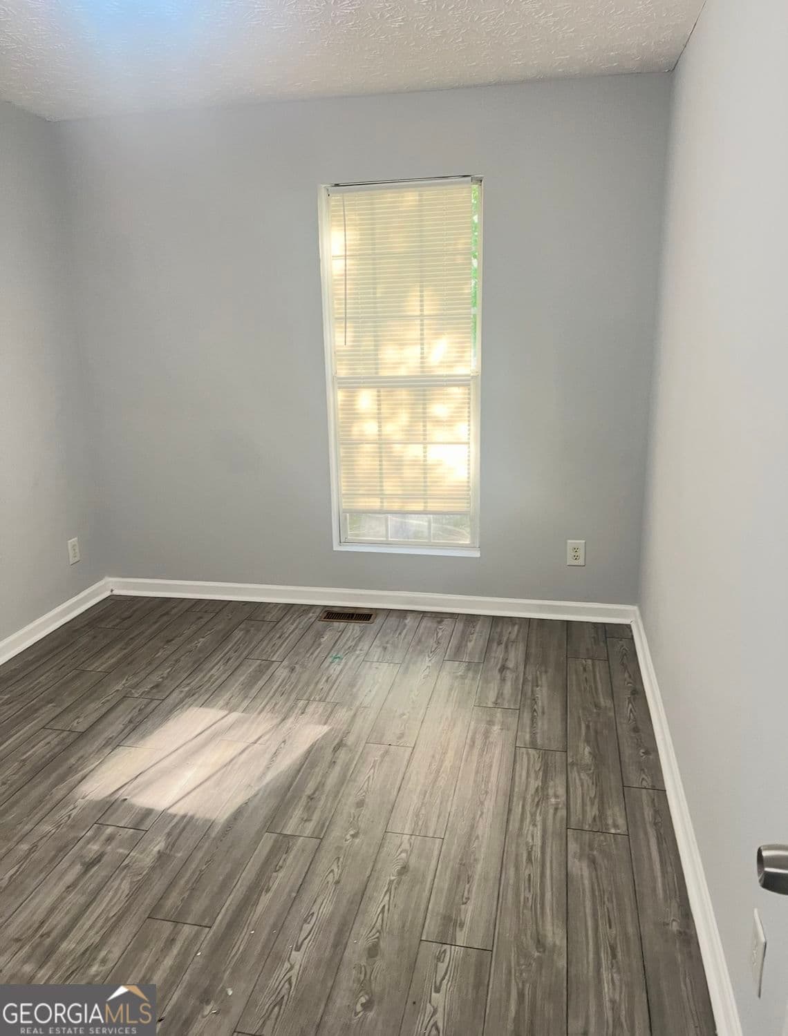 3 bedroom, 2.5 bathroom, 2,678 sq ft townhouse for rent at 2279 Strathmoor Manor Drive, Lithonia, GA 30058 for $1,800 a month — photo 6