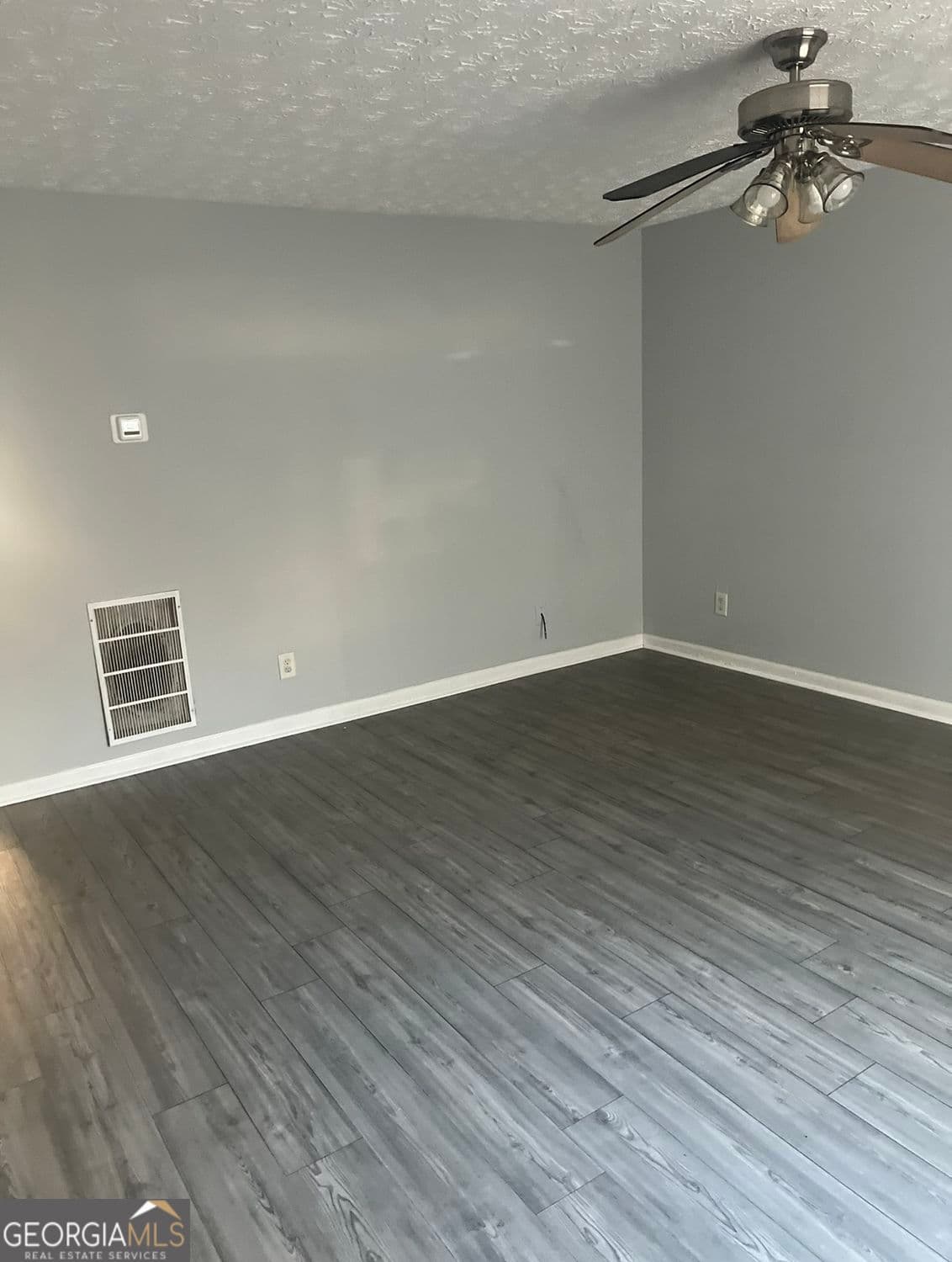 3 bedroom, 2.5 bathroom, 2,678 sq ft townhouse for rent at 2279 Strathmoor Manor Drive, Lithonia, GA 30058 for $1,800 a month — photo 3