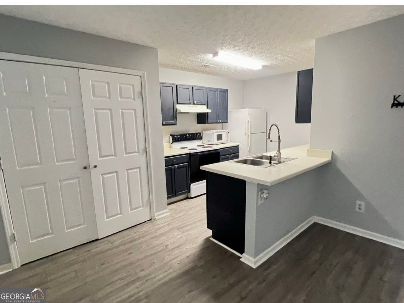 3 bedroom, 2.5 bathroom, 2,678 sq ft townhouse for rent at 2279 Strathmoor Manor Drive, Lithonia, GA 30058 for $1,800 a month — photo 5
