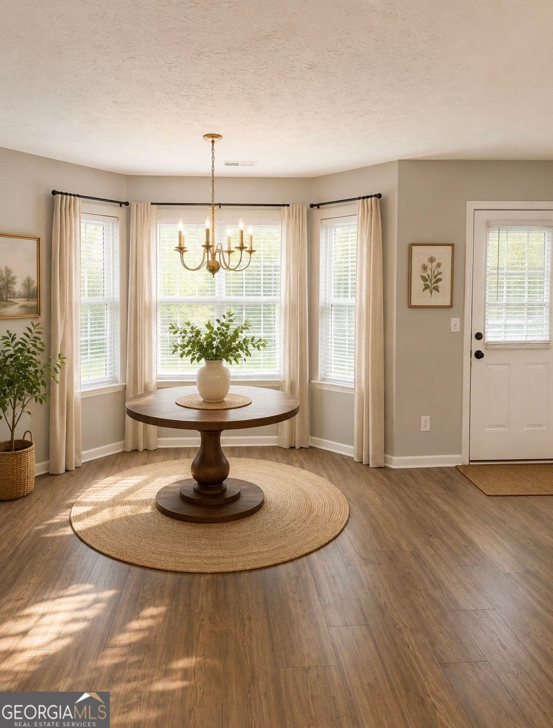 3 bedroom, 2.5 bathroom, 2,678 sq ft townhouse for rent at 2279 Strathmoor Manor Drive, Lithonia, GA 30058 for $1,800 a month — photo 4