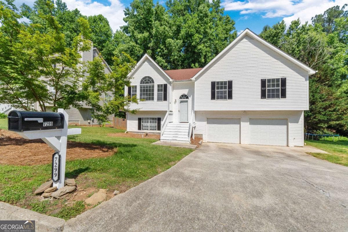 3 bedroom, 2.5 bathroom, 1,863 sq ft single family residence sold at 7299 Essex Drive, Douglasville, GA 30134