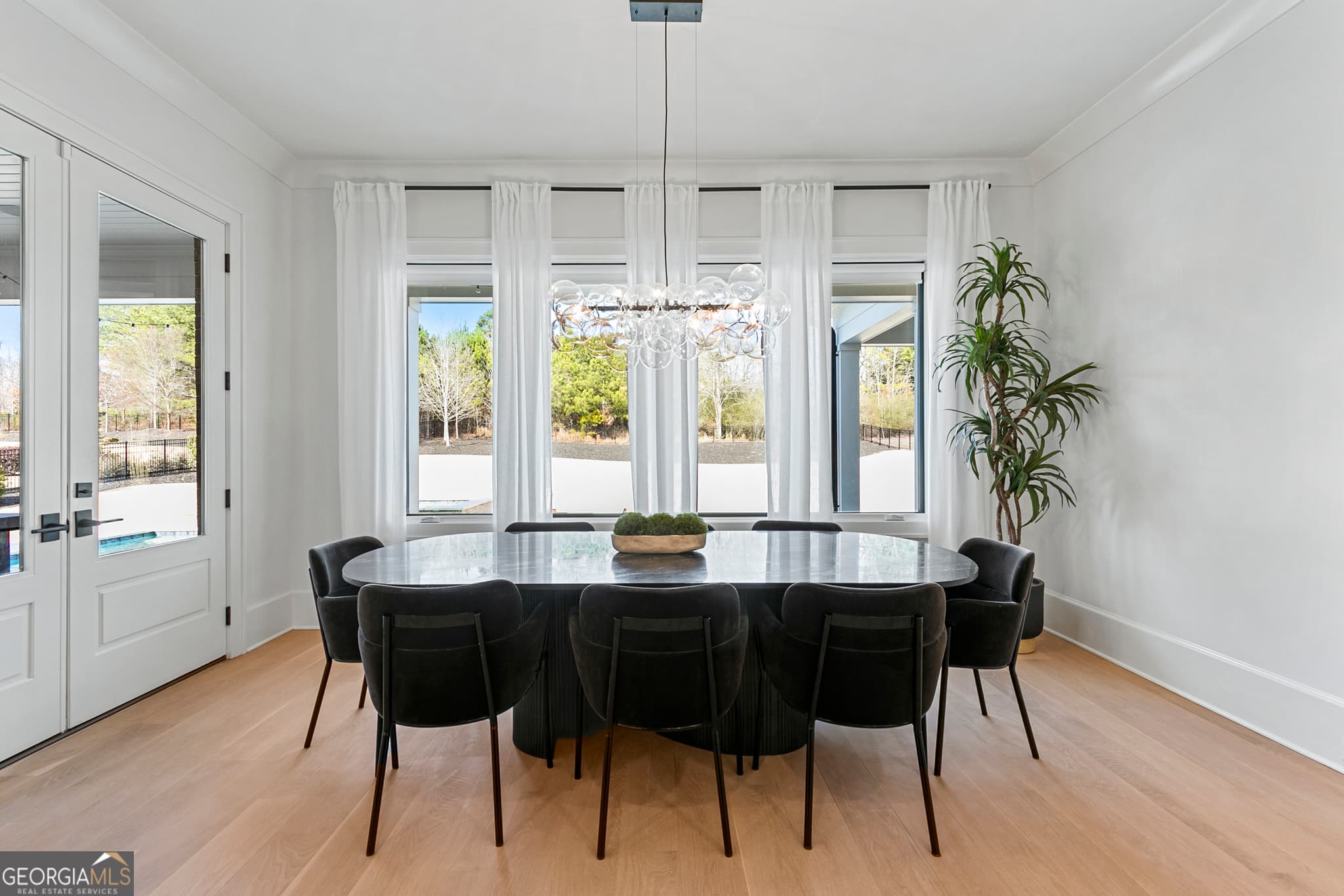 6 bedroom, 7 bathroom, 10,615 sq ft single family residence for sale at 10190 Cedar Ridge Drive, Milton, GA 30004 — photo 6