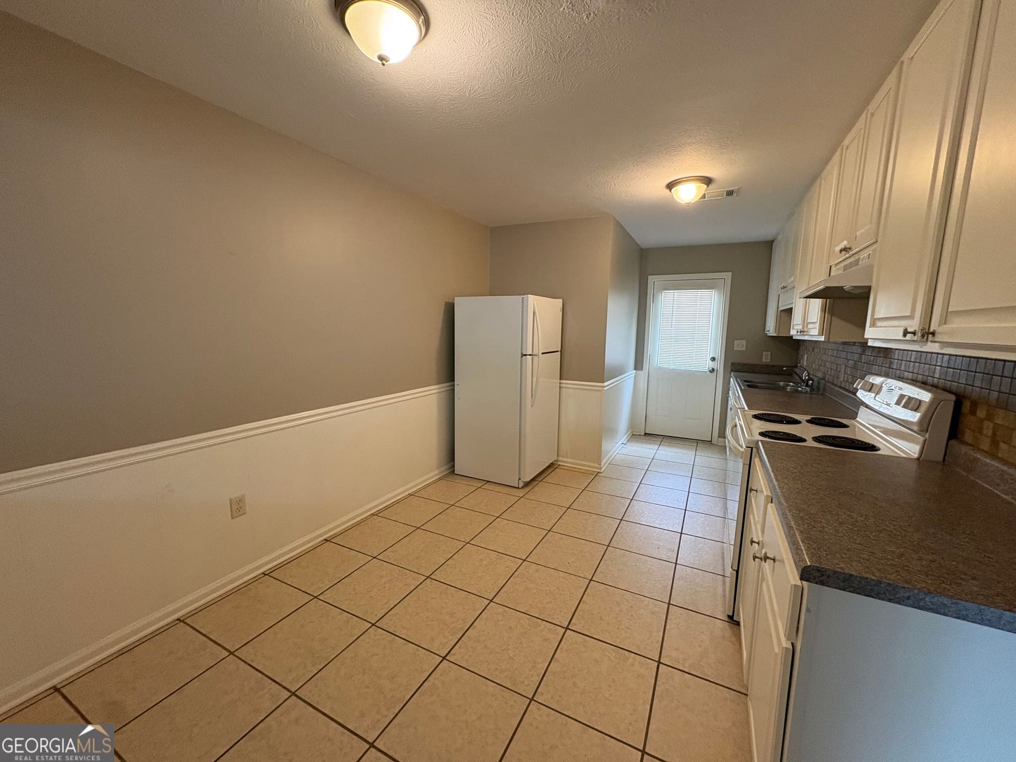2 bedroom, 2 bathroom, 1,200 sq ft duplex for rent at 1701 Claxton Dairy Road B2, Dublin, GA 31021 for $1,150 a month — photo 3