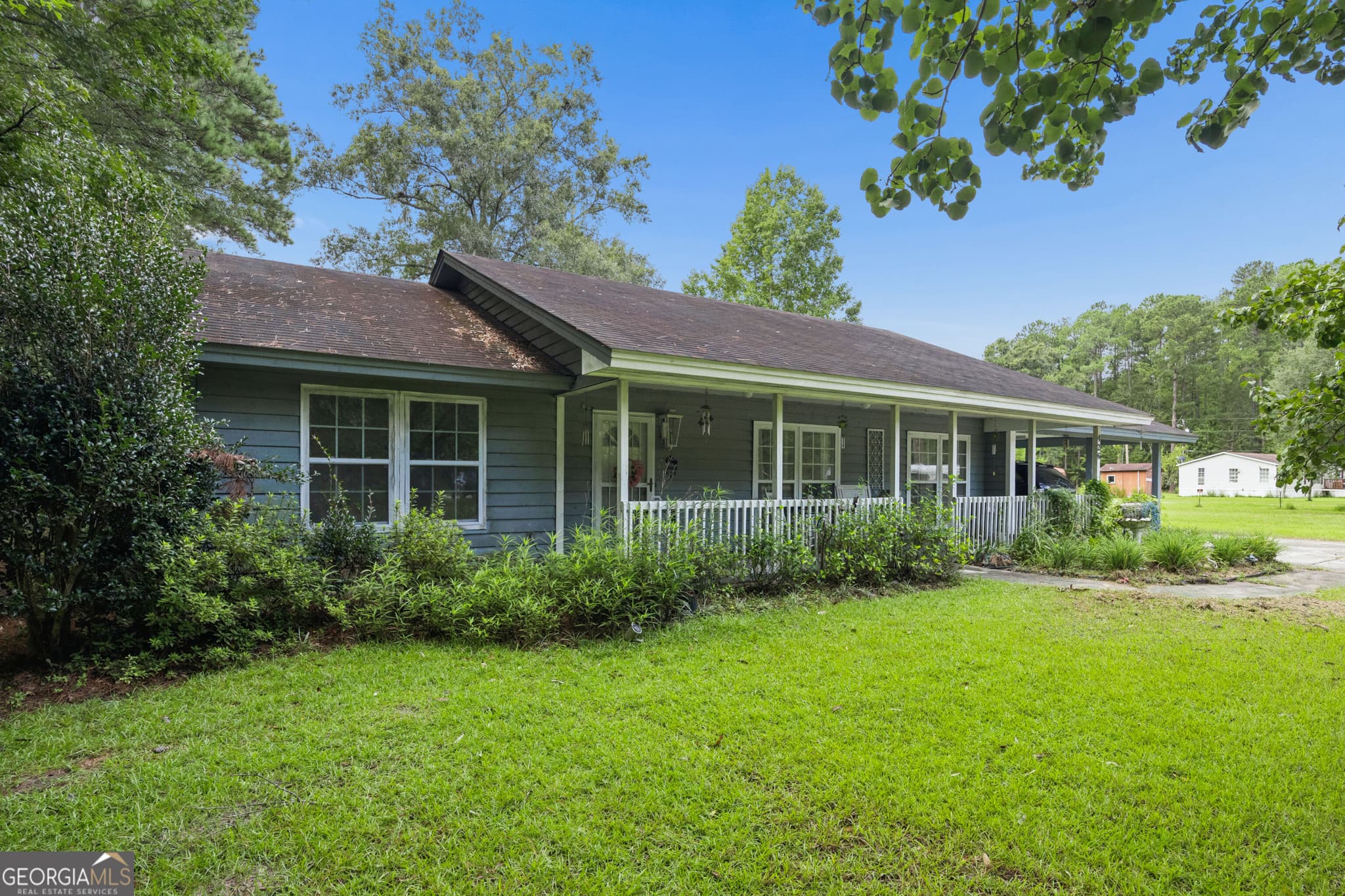 4 bedroom, 4 bathroom, 2,392 sq ft single family residence for sale at 426 Adams Road, Bloomingdale, GA 31302 — photo 2