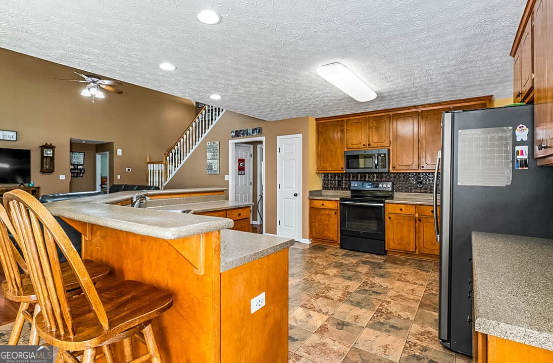 3 bedroom, 3.5 bathroom, 3,422 sq ft single family residence for sale at 2025 Pheasant Run Drive, Mcdonough, GA 30252 — photo 7