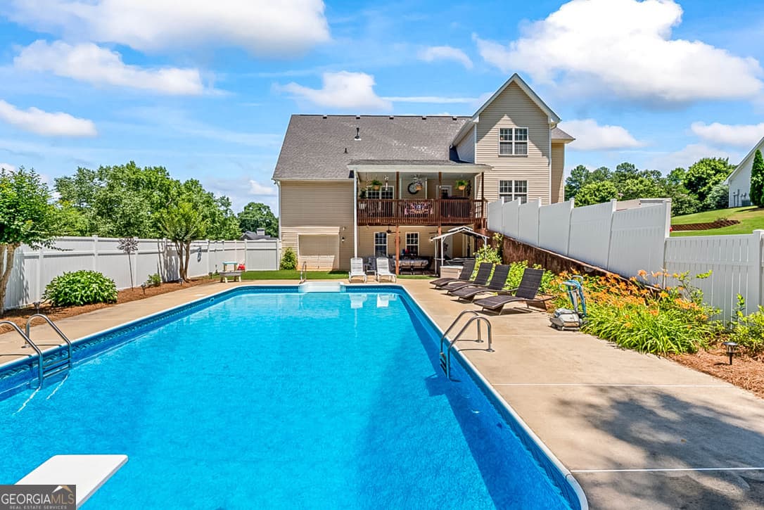 3 bedroom, 3.5 bathroom, 3,422 sq ft single family residence for sale at 2025 Pheasant Run Drive, Mcdonough, GA 30252 — photo 3