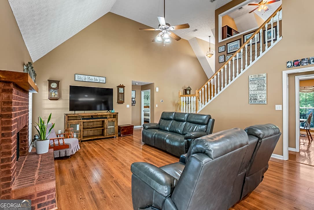 3 bedroom, 3.5 bathroom, 3,422 sq ft single family residence for sale at 2025 Pheasant Run Drive, Mcdonough, GA 30252 — photo 10