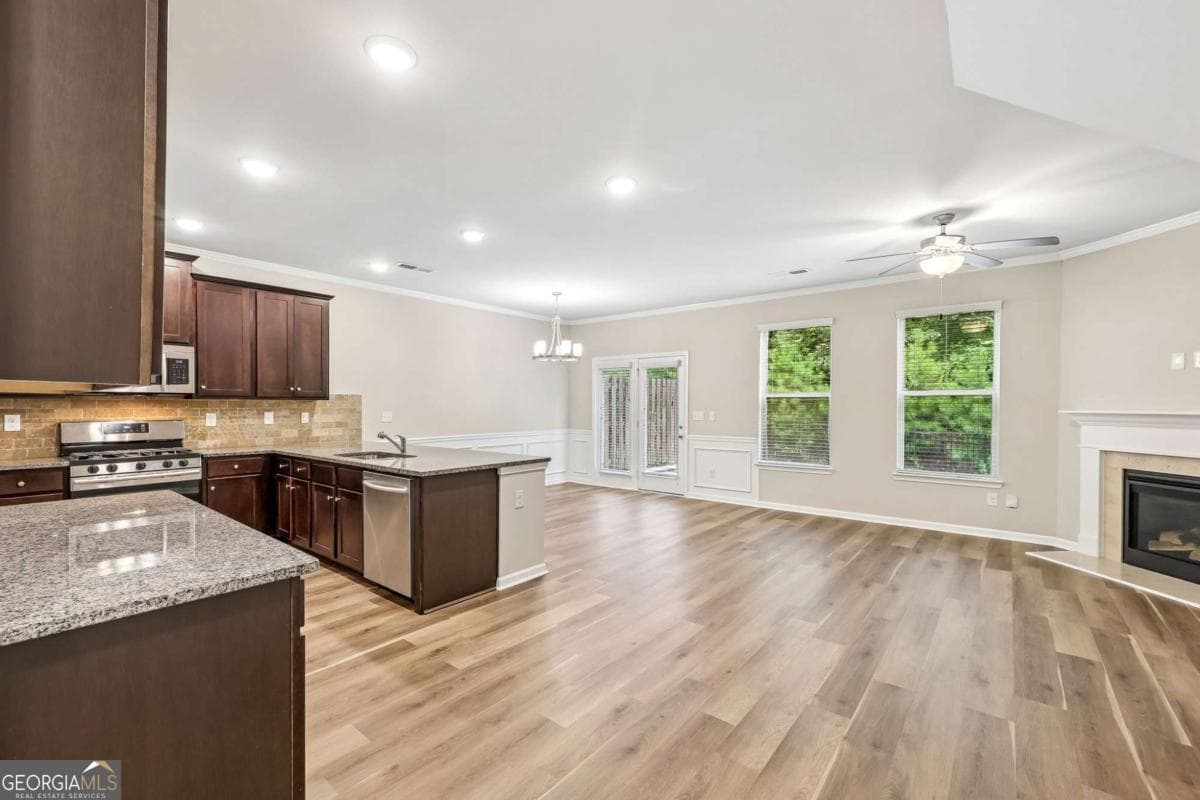 4 bedroom, 2.5 bathroom, 1,942 sq ft townhouse for sale at 2523 Shetley Creek Drive, Norcross, GA 30071 — photo 9