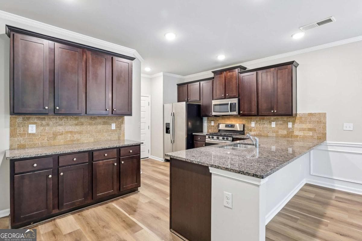 4 bedroom, 2.5 bathroom, 1,942 sq ft townhouse for sale at 2523 Shetley Creek Drive, Norcross, GA 30071 — photo 10