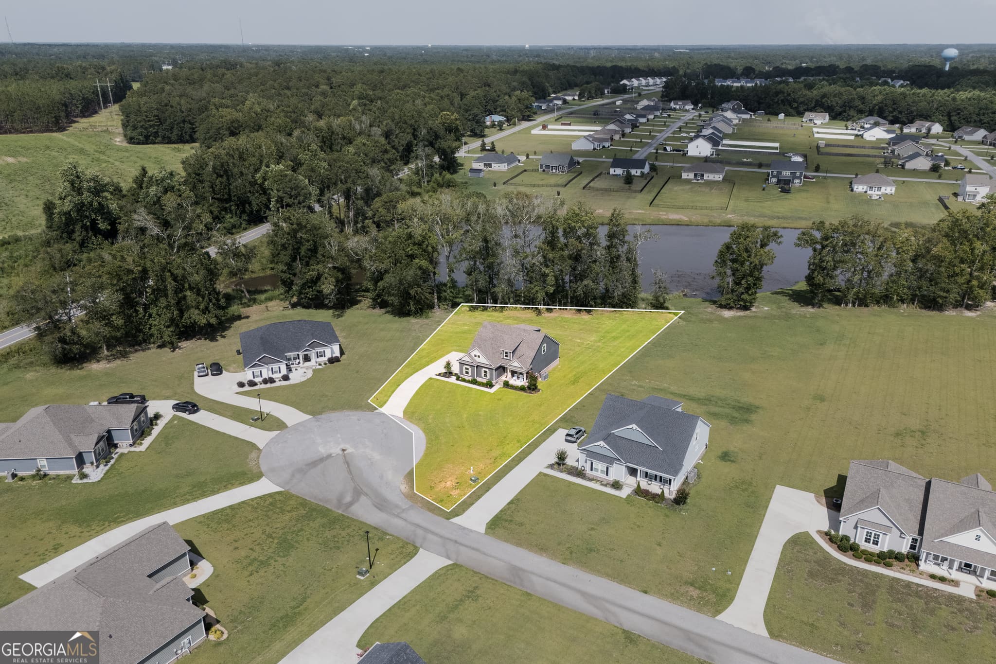 3 bedroom, 2.5 bathroom, 2,562 sq ft single family residence for sale at 608 Bridle Run, Statesboro, GA 30458 — photo 7