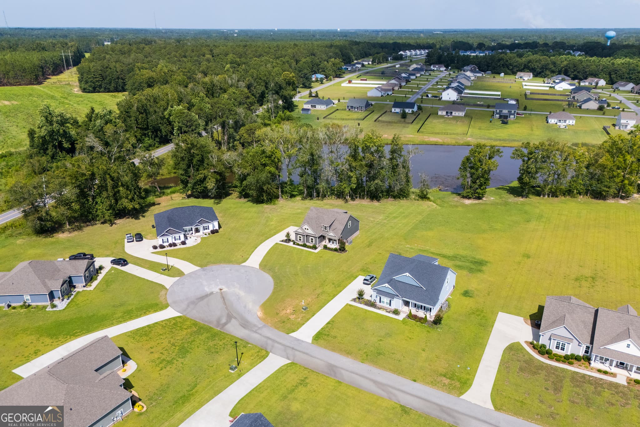 3 bedroom, 2.5 bathroom, 2,562 sq ft single family residence for sale at 608 Bridle Run, Statesboro, GA 30458 — photo 5