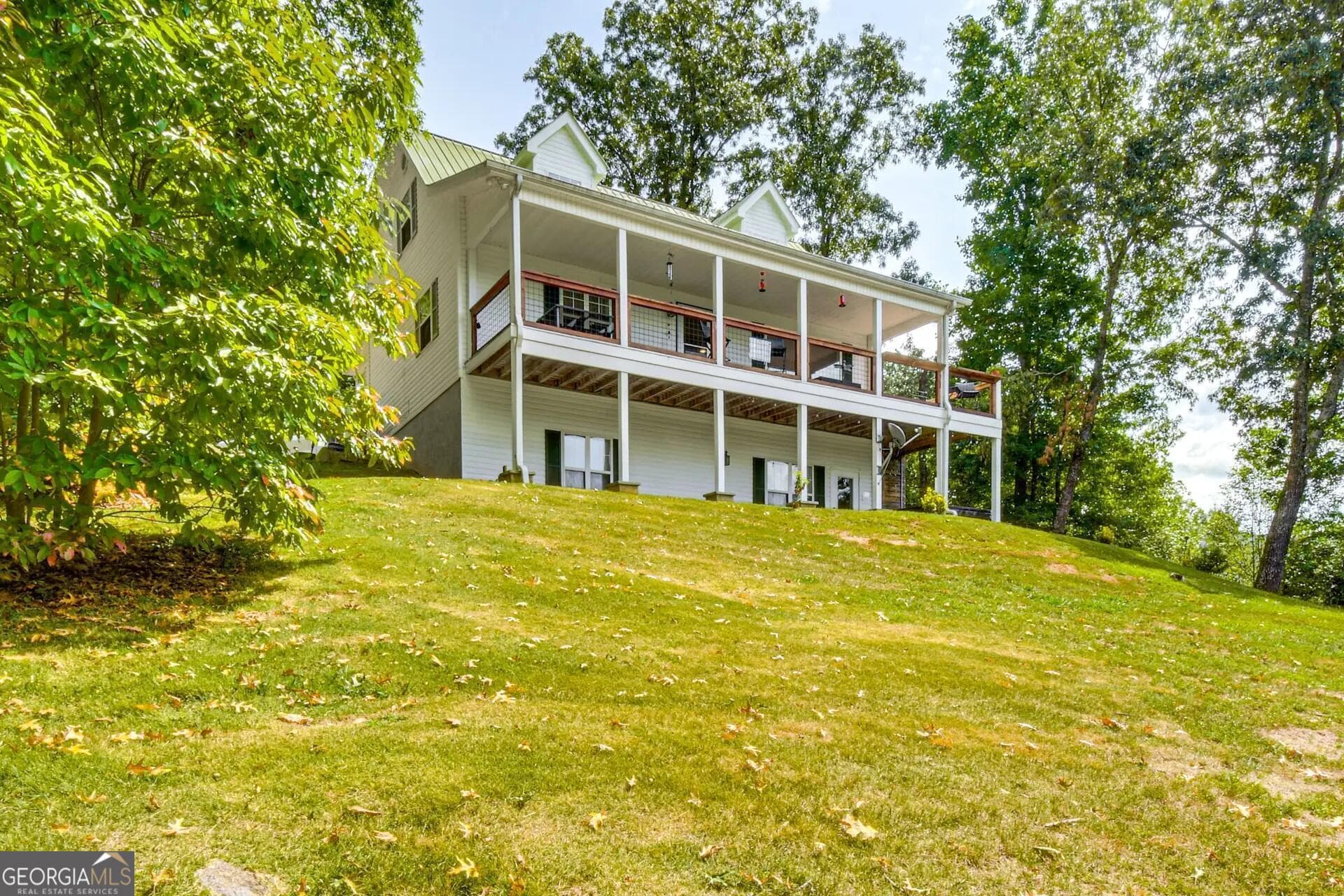 4 bedroom, 3 bathroom, 2,701 sq ft single family residence for sale at 1912 Bearmeat Village Road, Hiawassee, GA 30546