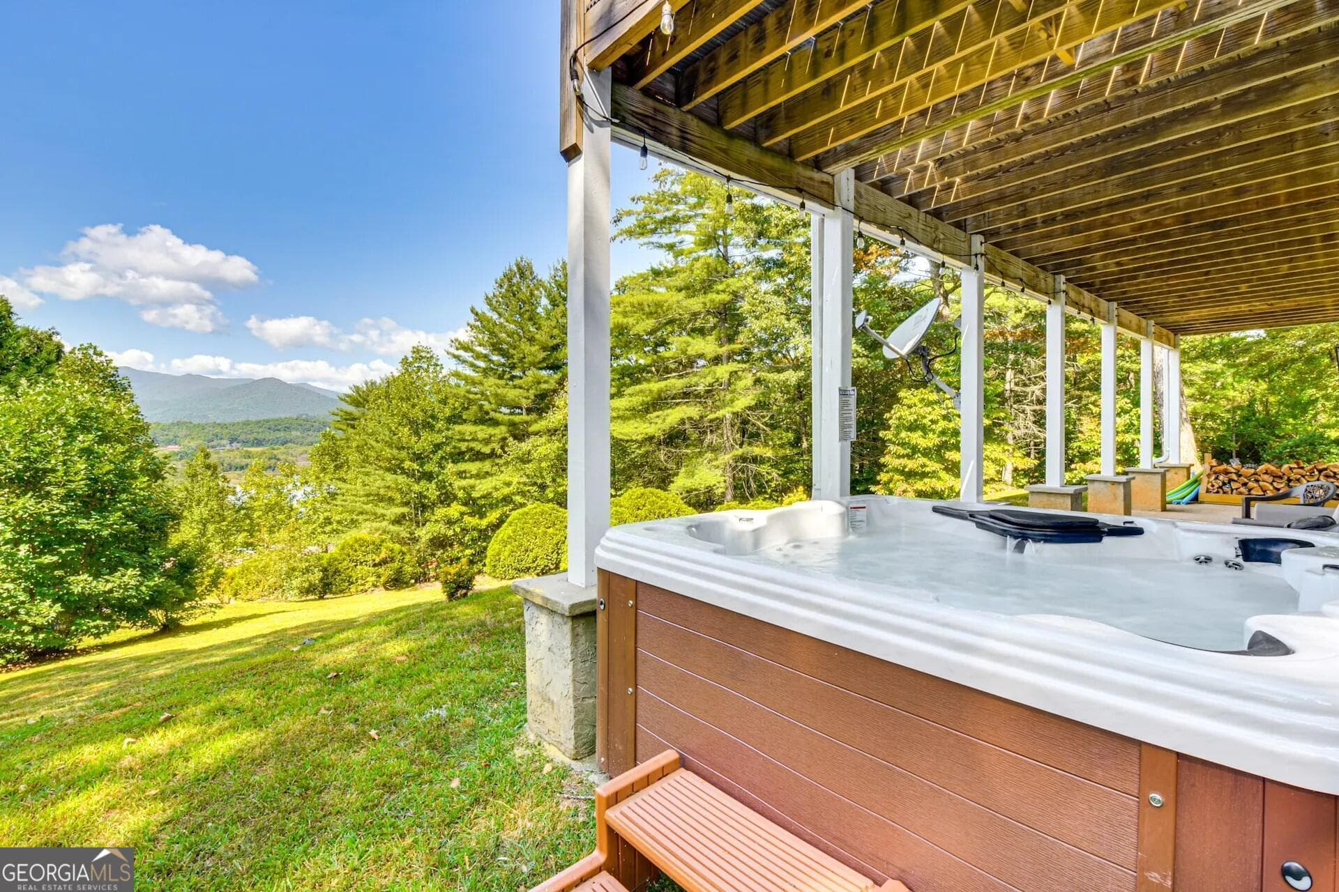 4 bedroom, 3 bathroom, 2,701 sq ft single family residence for sale at 1912 Bearmeat Village Road, Hiawassee, GA 30546 — photo 4