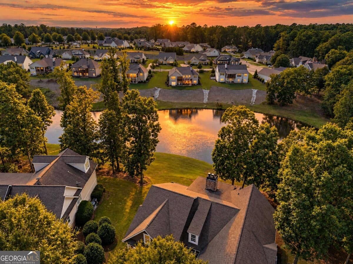 5 bedroom, 4.5 bathroom, 4,011 sq ft single family residence for sale at 1021 Harbor Loop, Greensboro, GA 30642 — photo 4