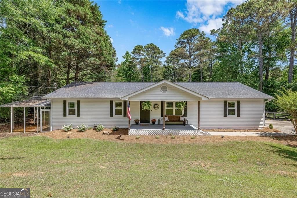 4 bedroom, 3 bathroom, 1,652 sq ft single family residence sold at 3404 Springdale Forrest Avenue, Gainesville, GA 30506