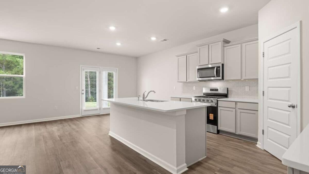 5 bedroom, 3 bathroom, 2,511 sq ft single family residence for sale at 229 Cattle Drive, Perry, GA 31069 — photo 5