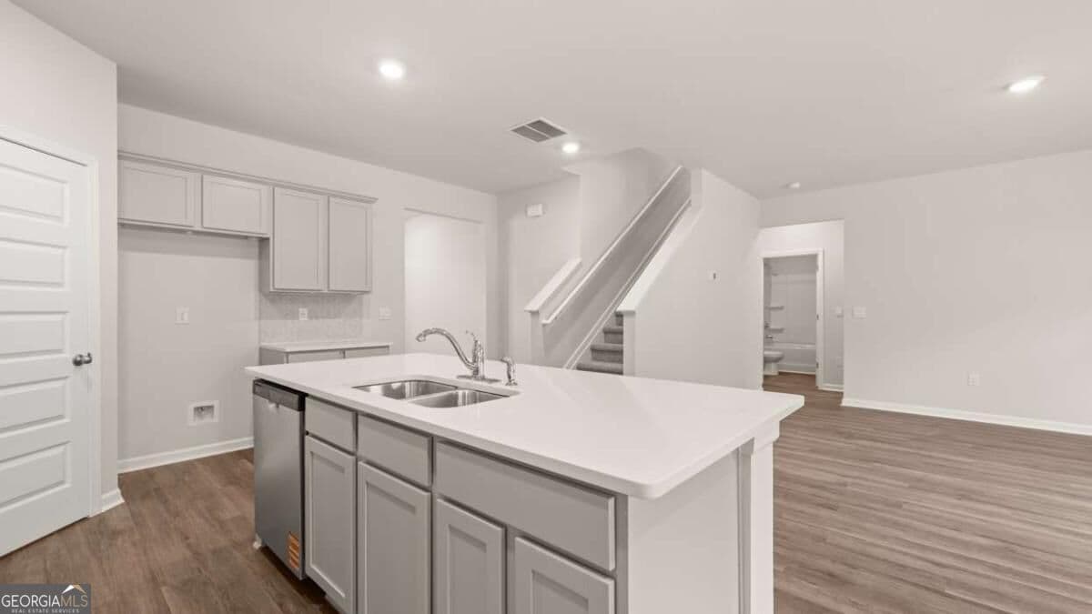 5 bedroom, 3 bathroom, 2,511 sq ft single family residence for sale at 229 Cattle Drive, Perry, GA 31069 — photo 8