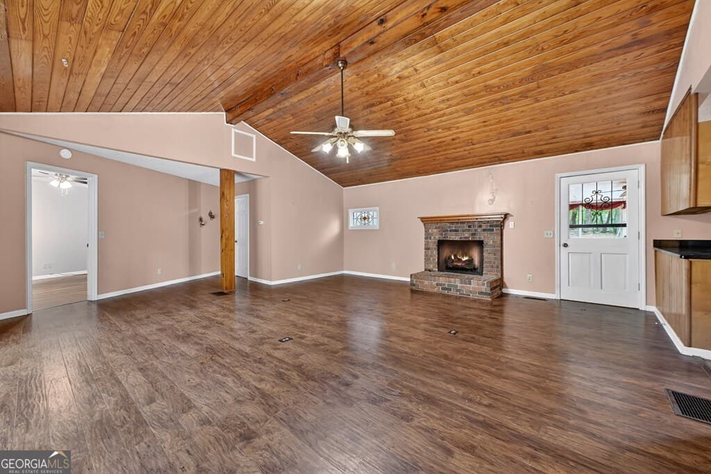 2 bedroom, 2 bathroom, 1,211 sq ft single family residence for sale at 1076 Riverview Drive # 5654, Ellijay, GA 30540 — photo 5