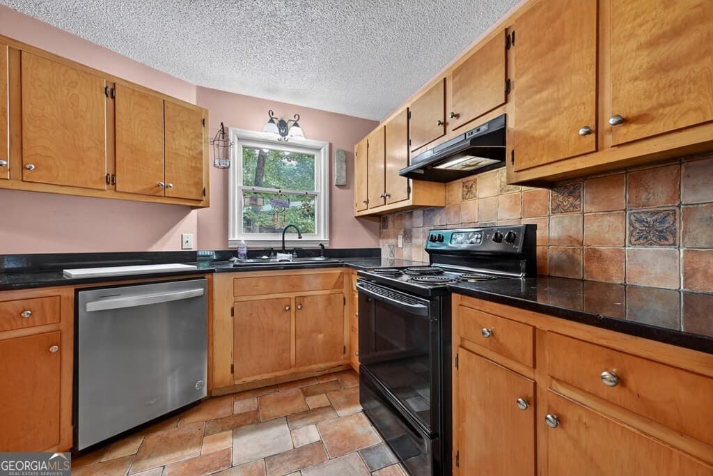 2 bedroom, 2 bathroom, 1,211 sq ft single family residence for sale at 1076 Riverview Drive # 5654, Ellijay, GA 30540 — photo 10