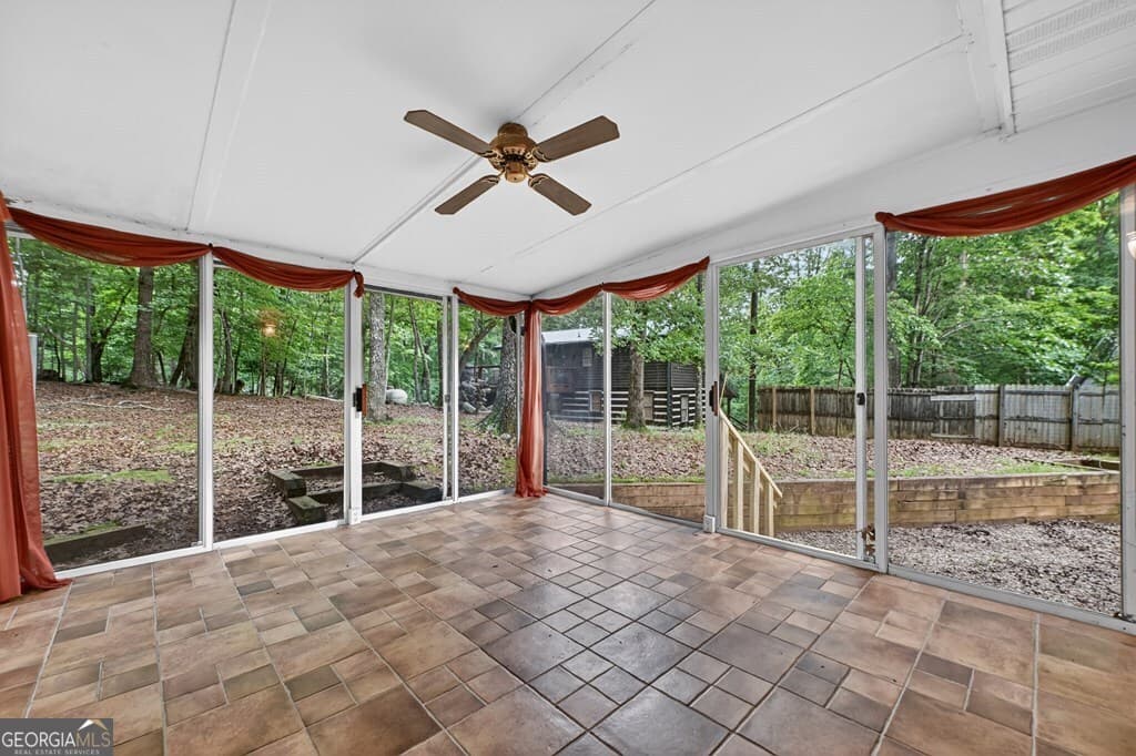 2 bedroom, 2 bathroom, 1,211 sq ft single family residence for sale at 1076 Riverview Drive # 5654, Ellijay, GA 30540 — photo 4