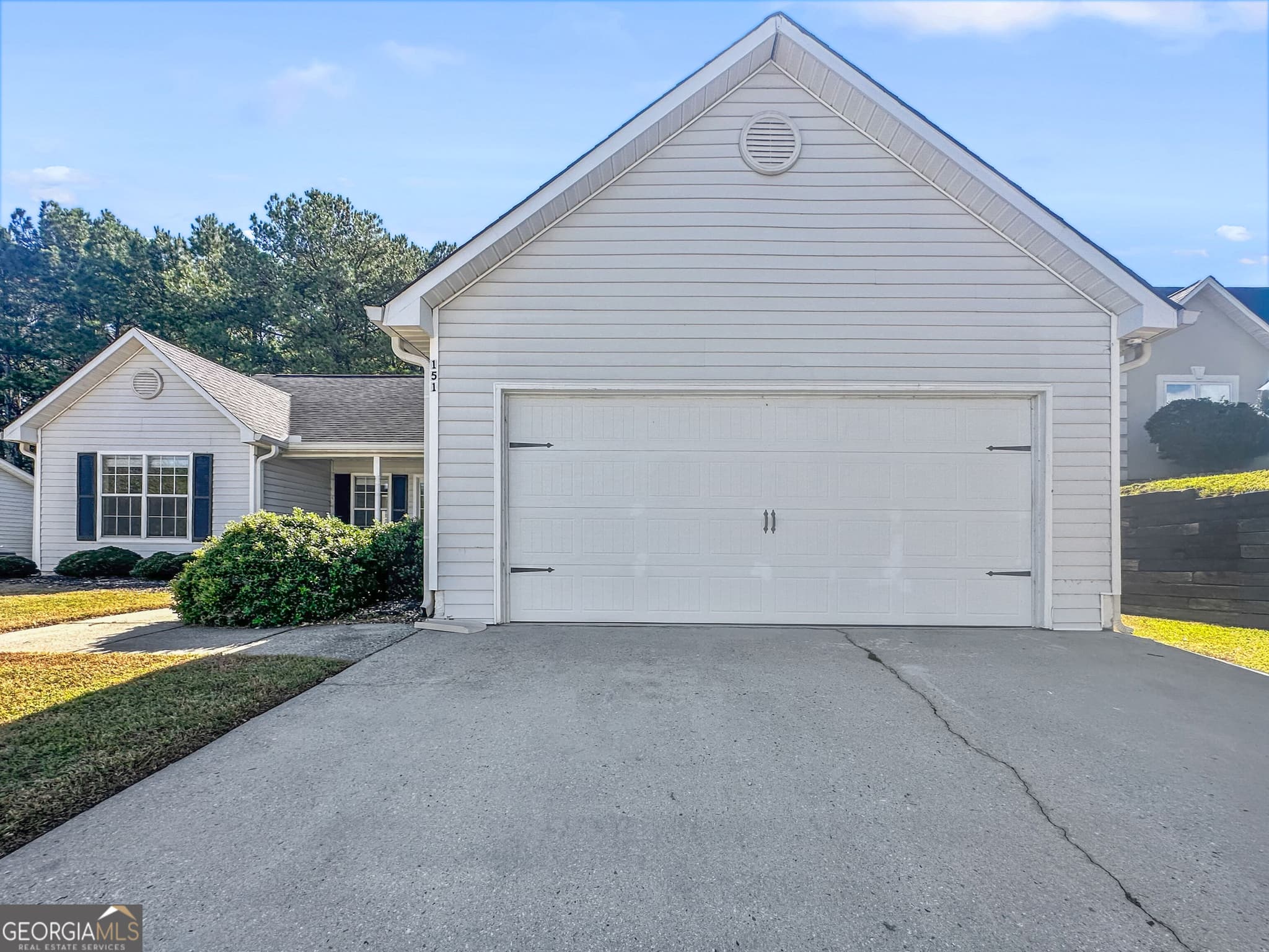 3 bedroom, 2 bathroom, 2,762 sq ft single family residence for rent at 151 Players Circle, Fayetteville, GA 30215 for $1,955 a month — photo 1 of 18