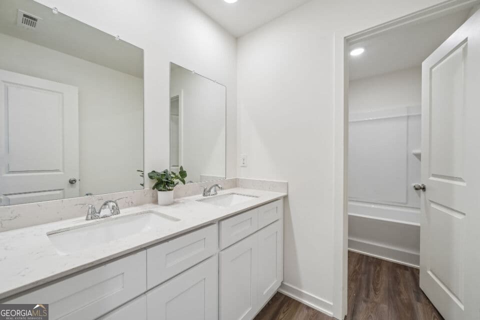 5 bedroom, 2.5 bathroom, 2,465 sq ft single family residence for sale at 403 Shallow Creek Court, Hogansville, GA 30230 — photo 9