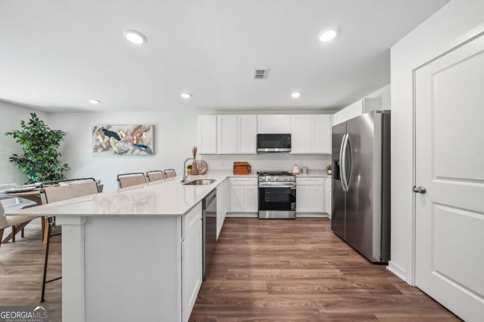 5 bedroom, 2.5 bathroom, 2,465 sq ft single family residence for sale at 403 Shallow Creek Court, Hogansville, GA 30230 — photo 4