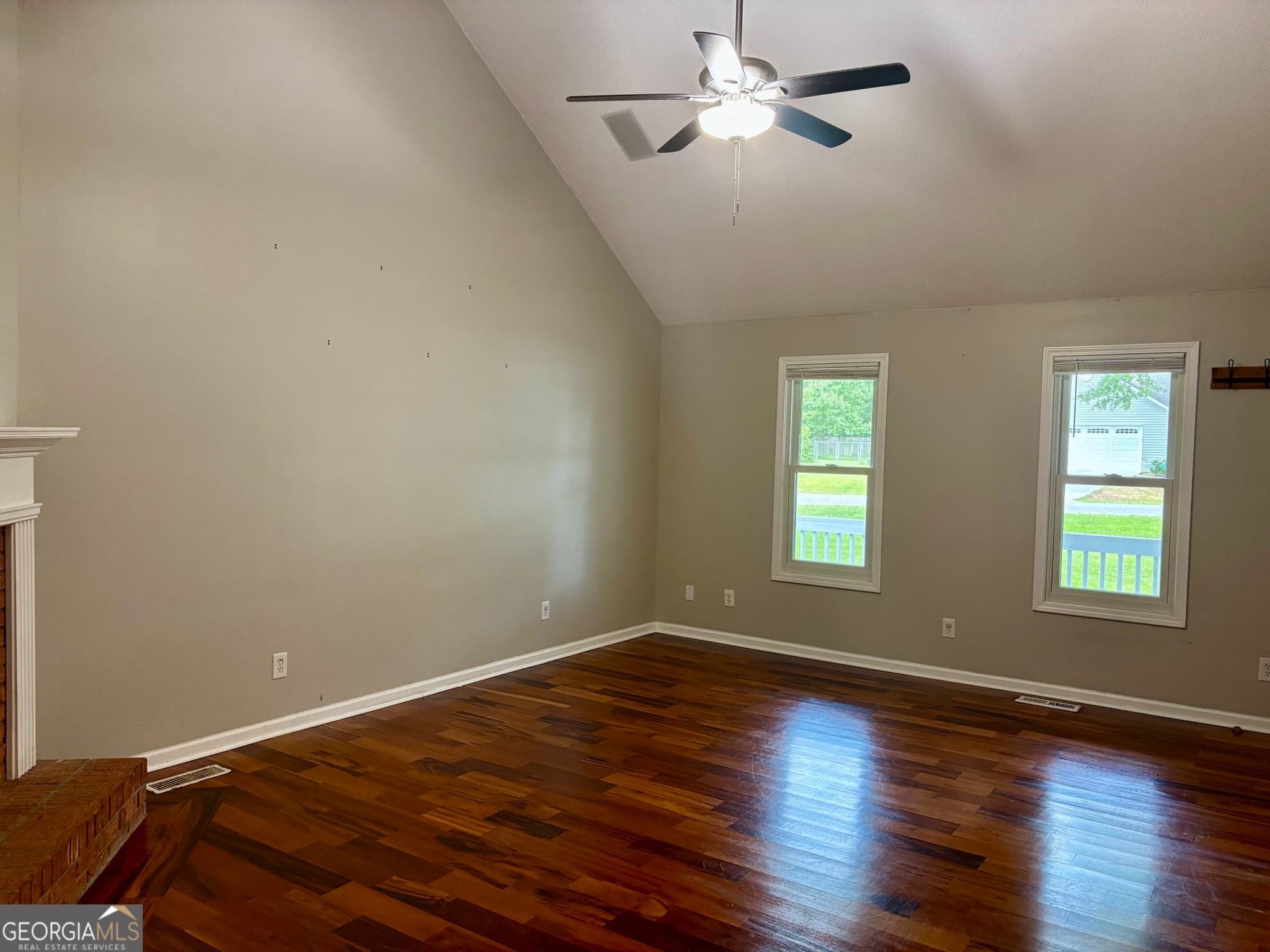3 bedroom, 2.5 bathroom, 1,572 sq ft single family residence for sale at 401 Windsor Court, Macon, GA 31216 — photo 5