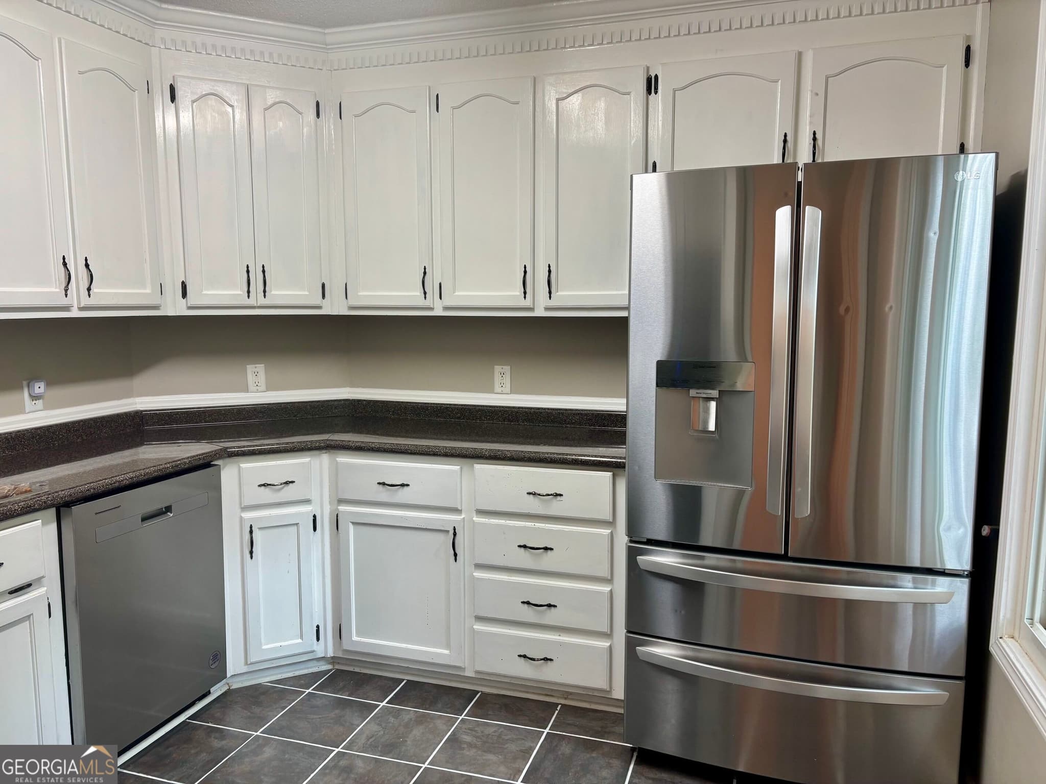 3 bedroom, 2.5 bathroom, 1,572 sq ft single family residence for sale at 401 Windsor Court, Macon, GA 31216 — photo 10