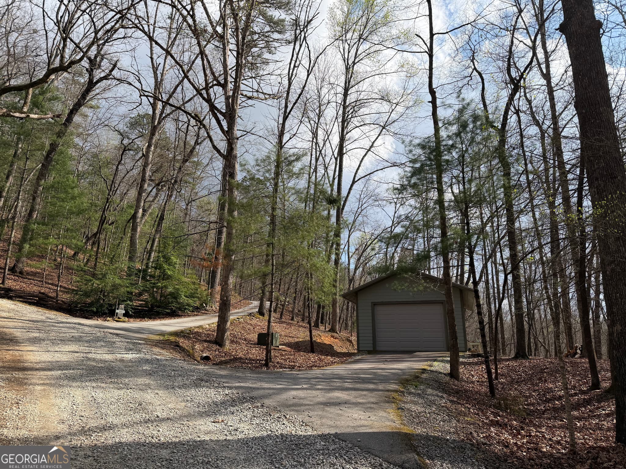 3 bedroom, 2.5 bathroom, 2,572 sq ft single family residence for sale at 42 Gobbler Lane, Clayton, GA 30525 — photo 5