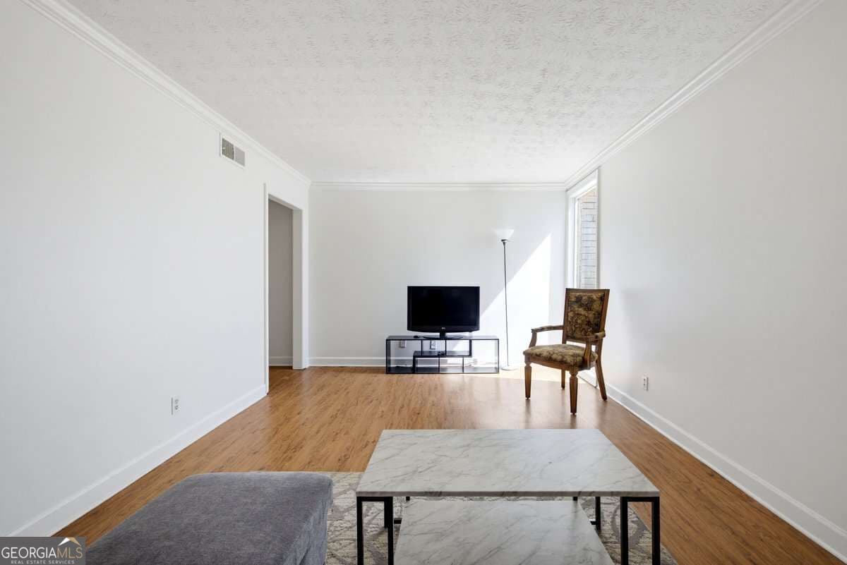 2 bedroom, 2 bathroom, 1,301 sq ft condominium for sale at 3212 Henderson Mill Road 2, Atlanta, GA 30341 — photo 8