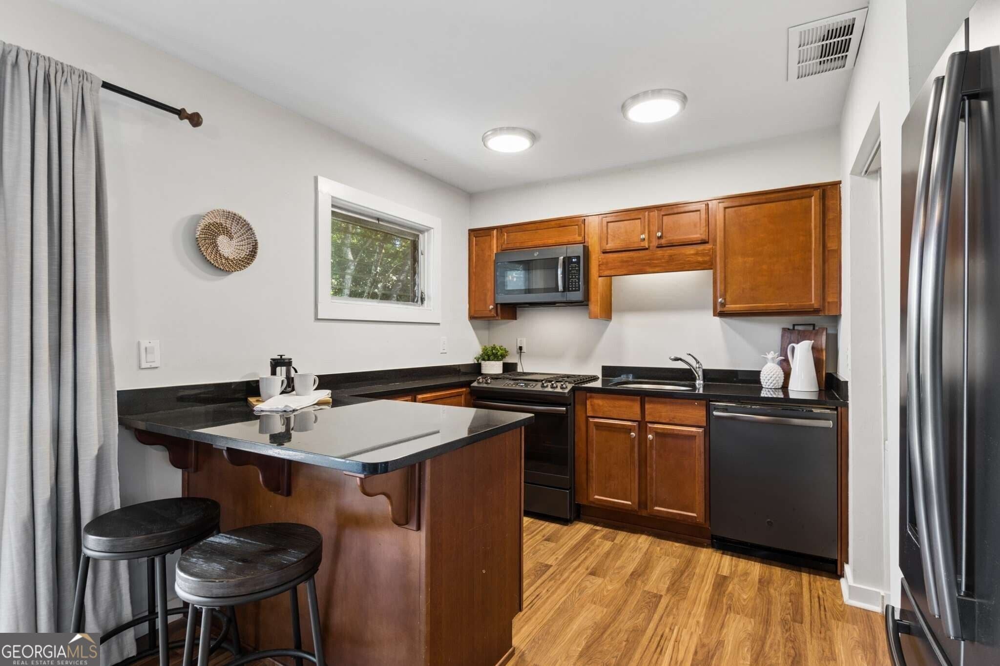 2 bedroom, 2 bathroom, 1,084 sq ft condominium for sale at 115 Biscayne Drive A6, Atlanta, GA 30309 — photo 10