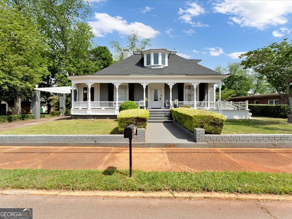 4 bedroom, 3 bathroom, 3,394 sq ft single family residence sold at 207 E Thompson Street, Thomaston, GA 30286