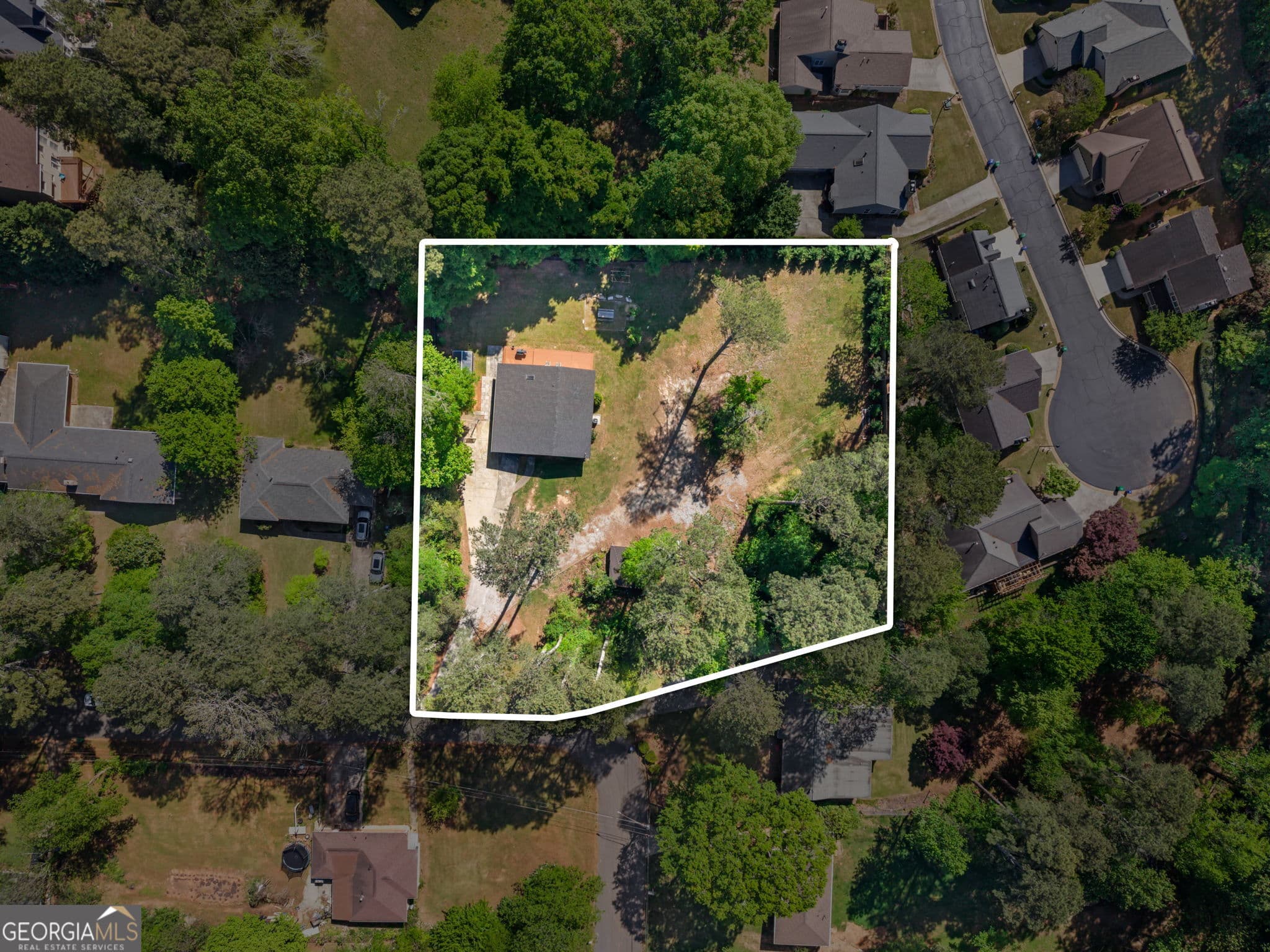 3 bedroom, 2.5 bathroom, 1,132 sq ft single family residence for sale at 2061 Shady Lane, Tucker, GA 30084 — photo 2