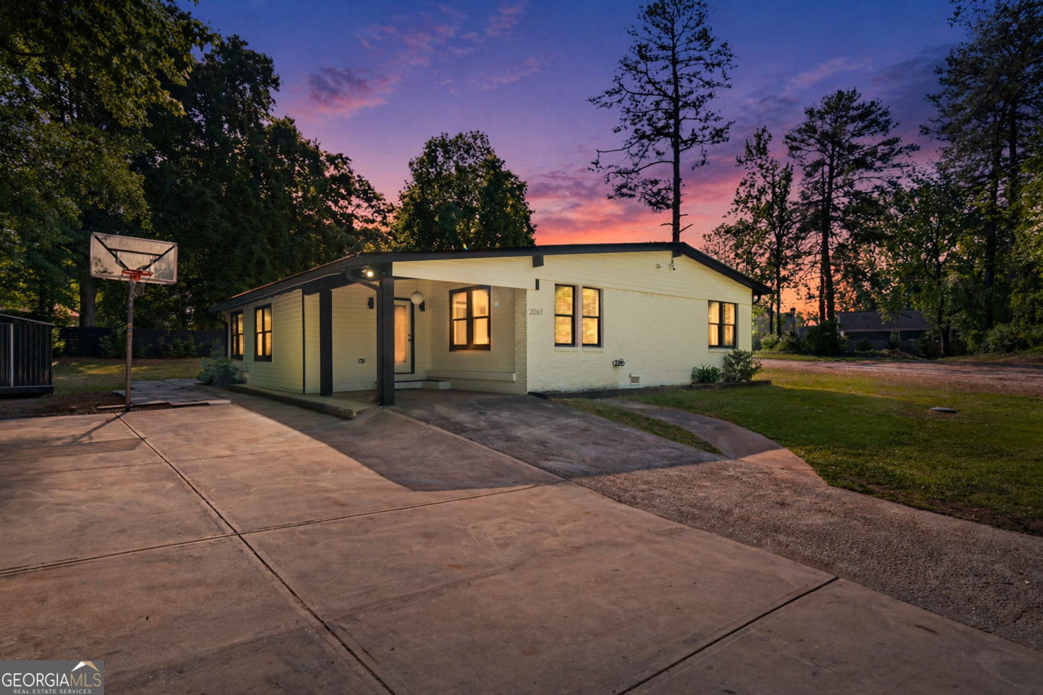 3 bedroom, 2.5 bathroom, 1,132 sq ft single family residence for sale at 2061 Shady Lane, Tucker, GA 30084 — photo 1 of 41