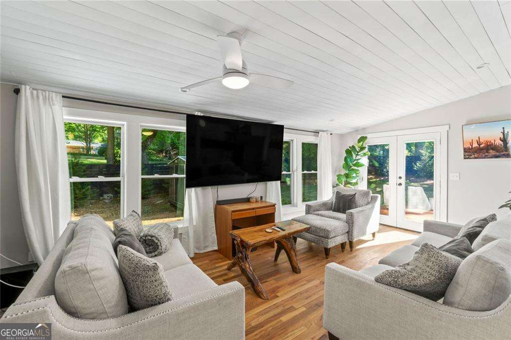3 bedroom, 2.5 bathroom, 1,132 sq ft single family residence for sale at 2061 Shady Lane, Tucker, GA 30084 — photo 4