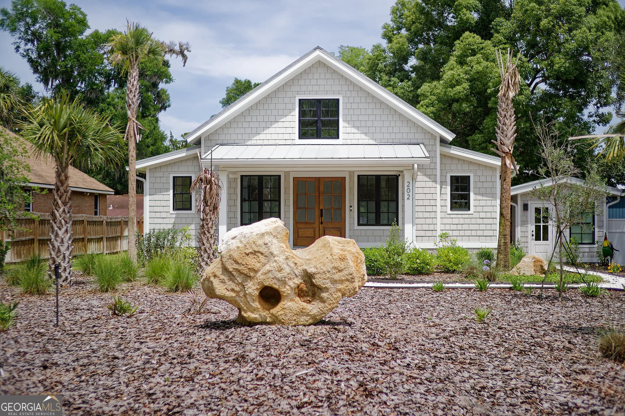 2 bedroom, 2 bathroom, 1,164 sq ft single family residence for sale at 202 Bartlett Street, St. Marys, GA 31558