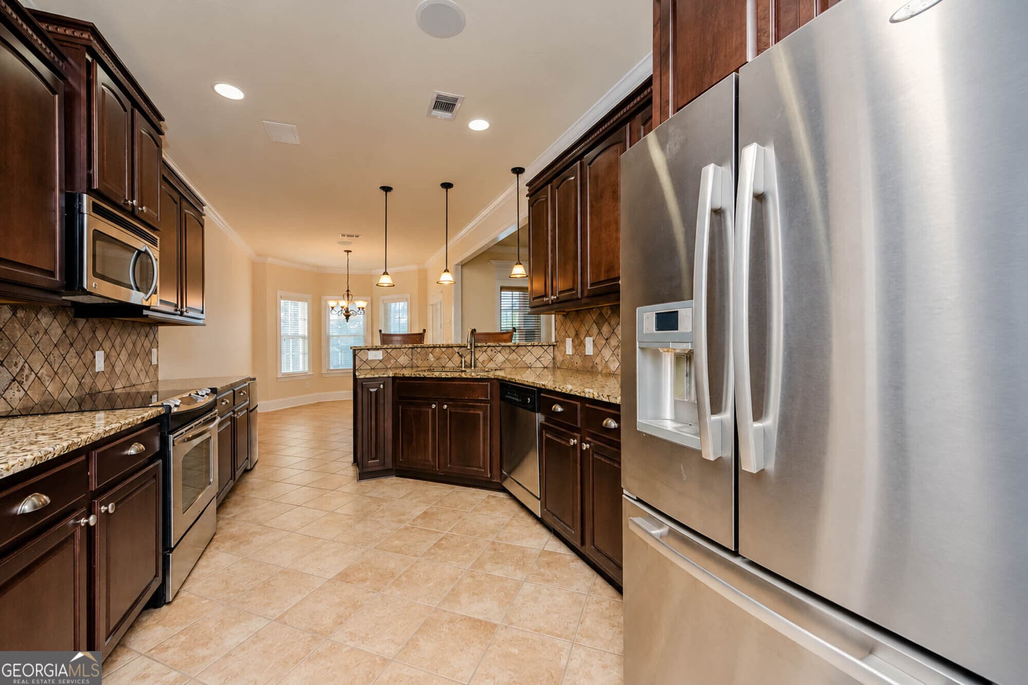 4 bedroom, 3.5 bathroom, 2,845 sq ft single family residence for sale at 606 Foxborough Lane, Bonaire, GA 31005 — photo 6