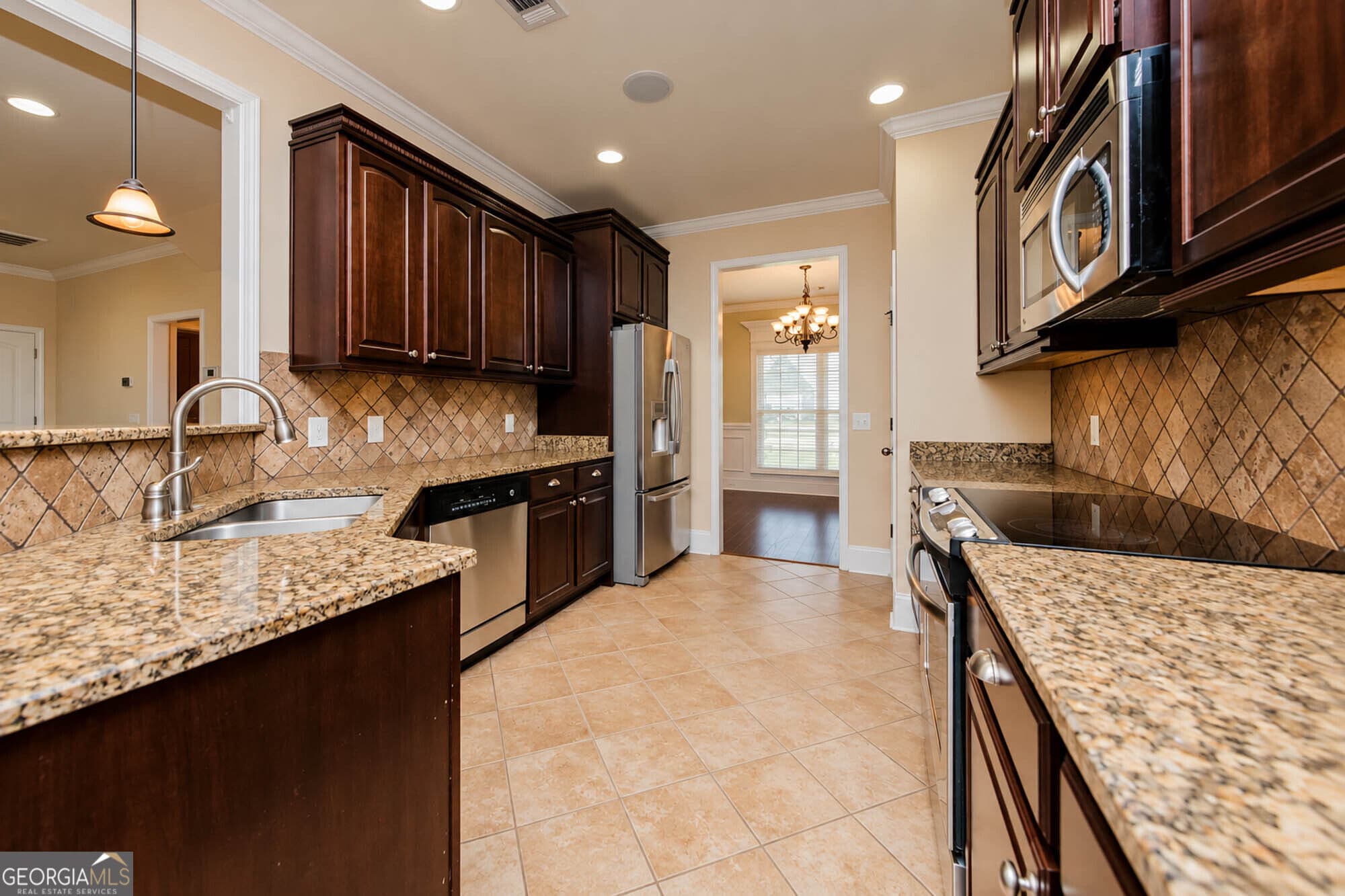 4 bedroom, 3.5 bathroom, 2,845 sq ft single family residence for sale at 606 Foxborough Lane, Bonaire, GA 31005 — photo 5