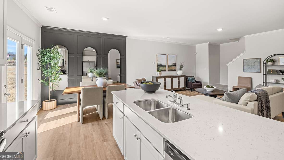3 bedroom, 2.5 bathroom, 2,125 sq ft townhouse for sale at 4902 BALSA Point 175, Acworth, GA 30101 — photo 1 of 54
