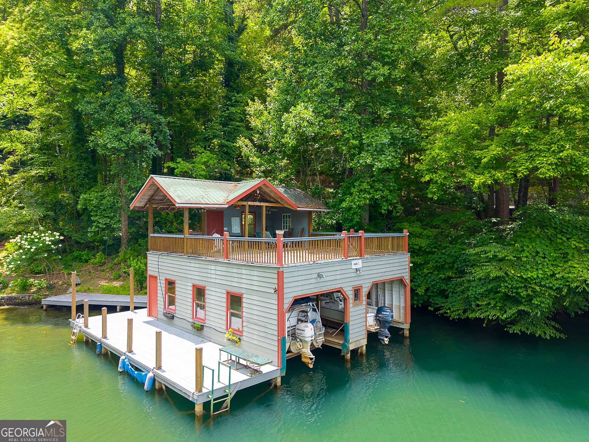 4 bedroom, 3 bathroom, 1,368 sq ft cabin,single family residence under contract at 817 E Wildcat Road, Clarkesville, GA 30523 — photo 10