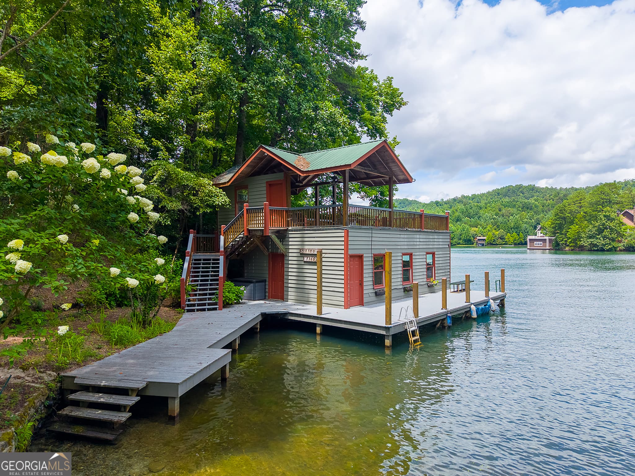 4 bedroom, 3 bathroom, 1,368 sq ft cabin,single family residence under contract at 817 E Wildcat Road, Clarkesville, GA 30523 — photo 8