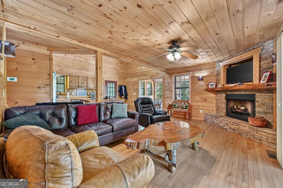 3 bedroom, 2 bathroom, 2,448 sq ft cabin,single family residence for sale at 214 Ethan Wilson Way, Morganton, GA 30560 — photo 9