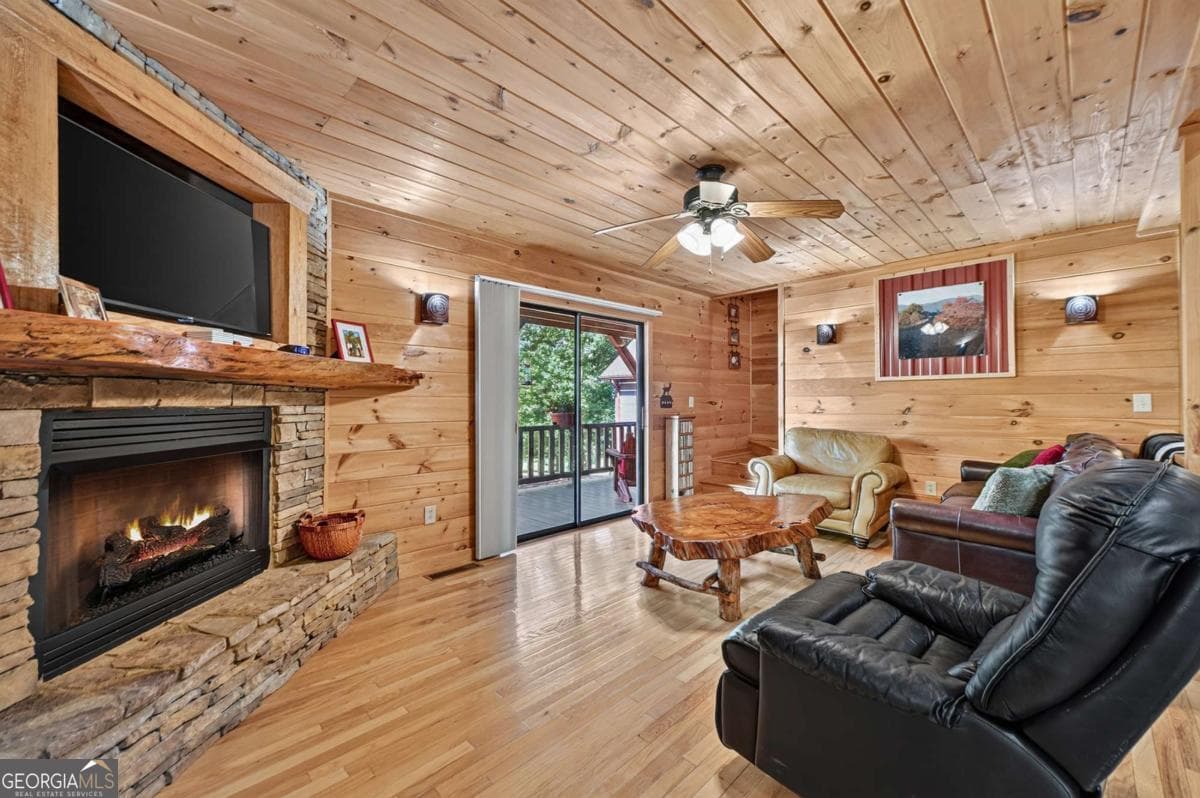 3 bedroom, 2 bathroom, 2,448 sq ft cabin,single family residence for sale at 214 Ethan Wilson Way, Morganton, GA 30560 — photo 8